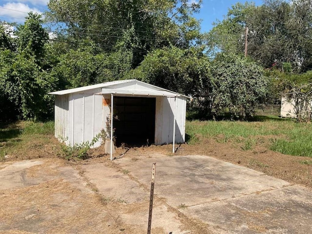 view of outbuilding