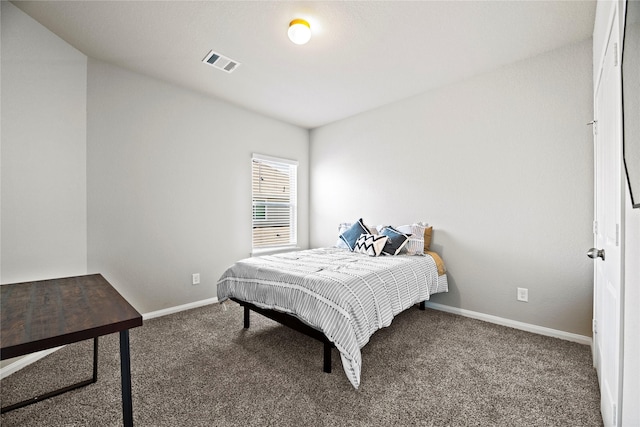 bedroom featuring carpet floors