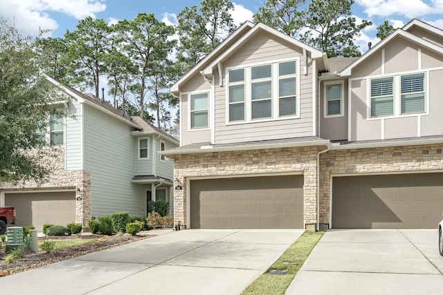 view of front facade featuring a garage