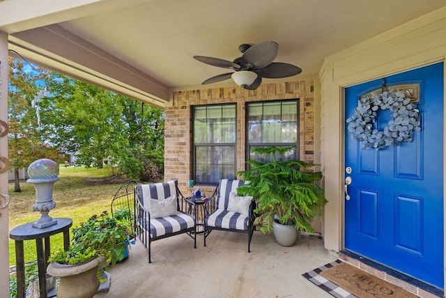 property entrance featuring ceiling fan