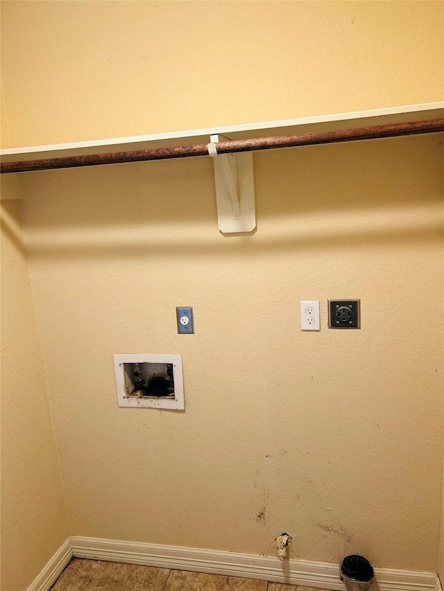 washroom with electric dryer hookup, washer hookup, and hookup for a gas dryer