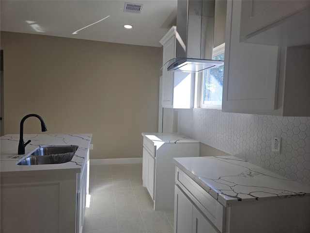 laundry room featuring sink