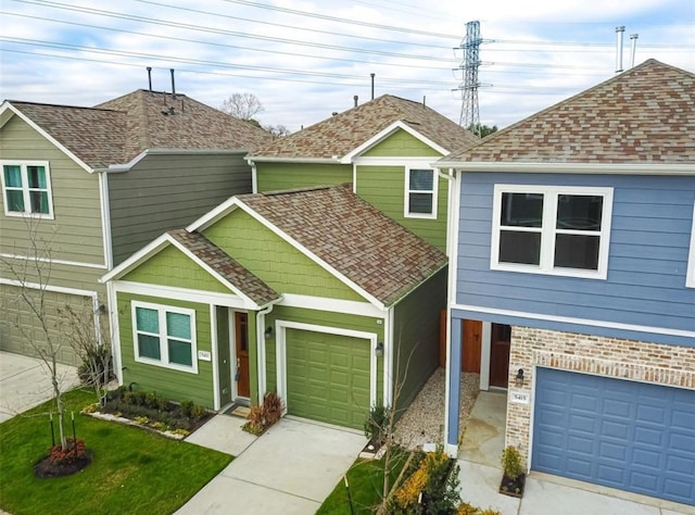 view of front facade featuring a front yard