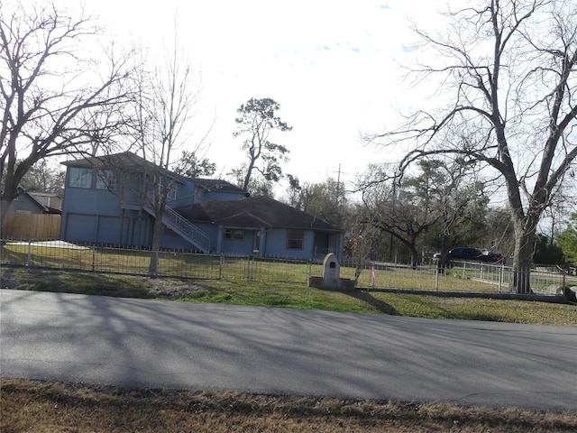 view of front of home with a front yard