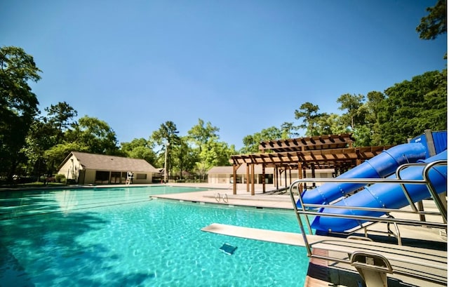 view of swimming pool featuring a patio