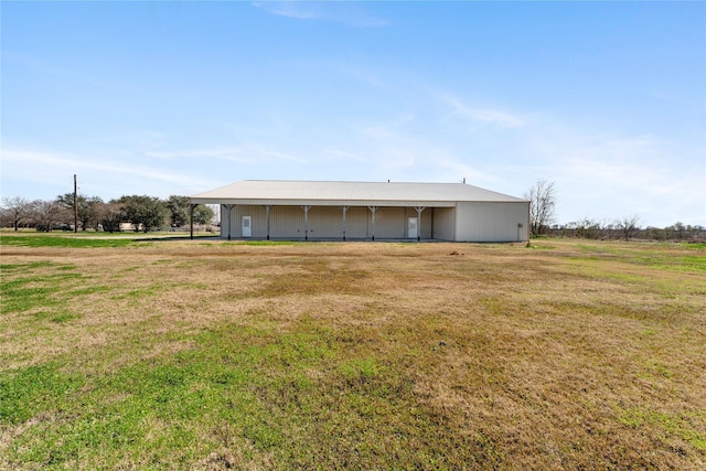 exterior space featuring a lawn