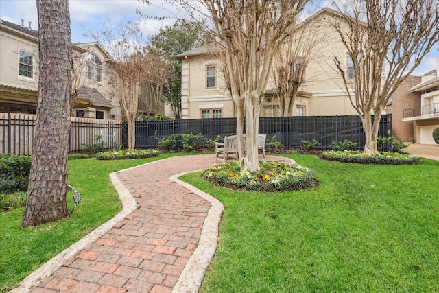 5614 San Felipe St Unit G, Houston, TX 77056 - view of yard featuring a residential view