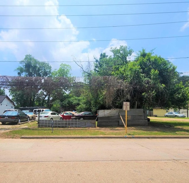 Listing photo 2 for 5811 Roberts Rd, Katy TX 77494