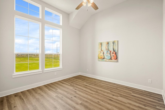 unfurnished room with wood-type flooring and ceiling fan