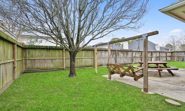 view of yard with a patio