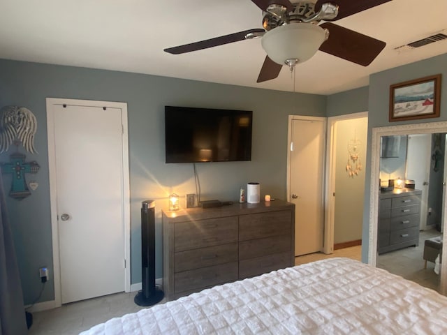 bedroom with ceiling fan