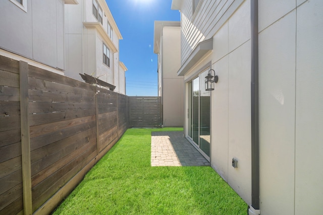 view of yard with a patio area