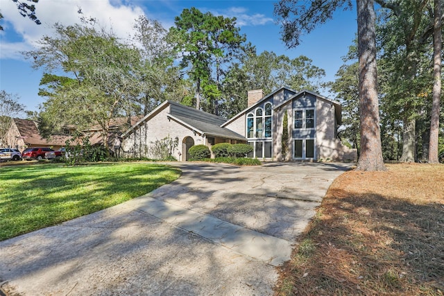 view of front of house with a front yard