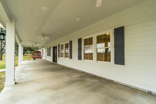 view of patio with ceiling fan and covered porch