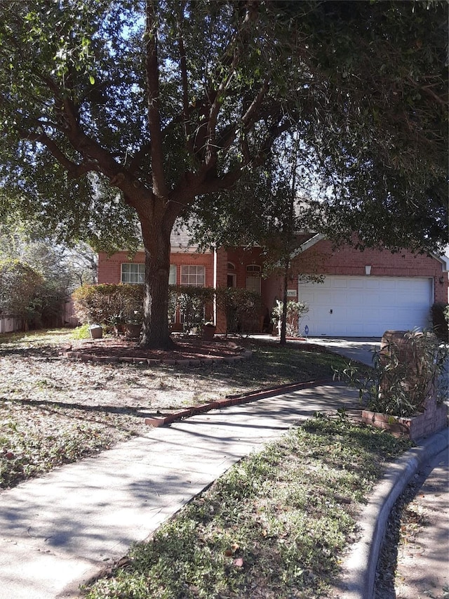 view of front facade featuring a garage