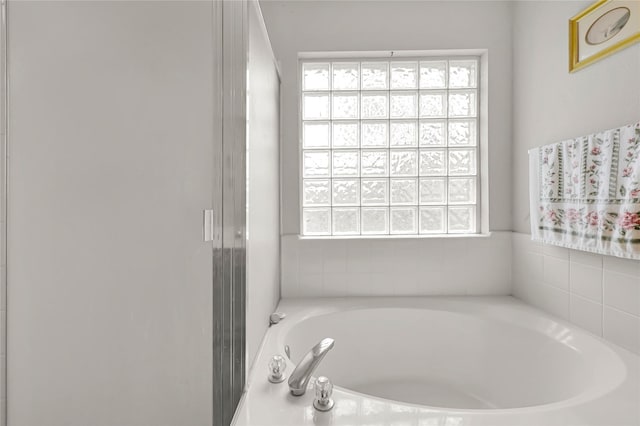 bathroom featuring a bathtub