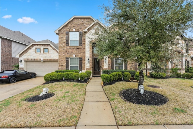 front facade featuring a front yard