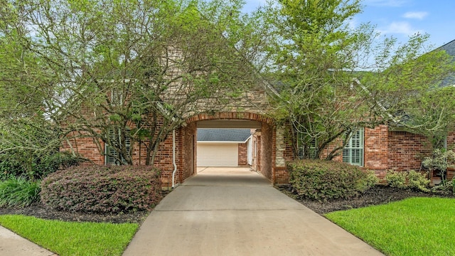 view of front facade featuring a garage