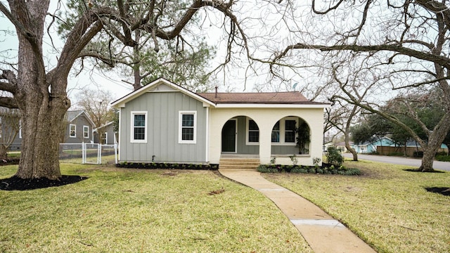 view of front of home with a front yard