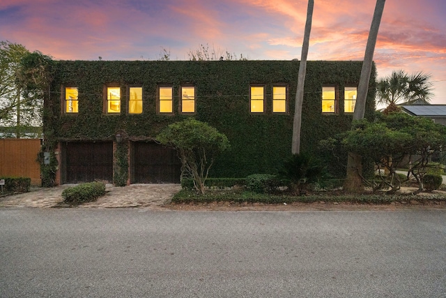 view of front facade featuring a garage