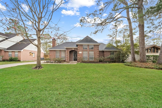 view of front of property with a front yard