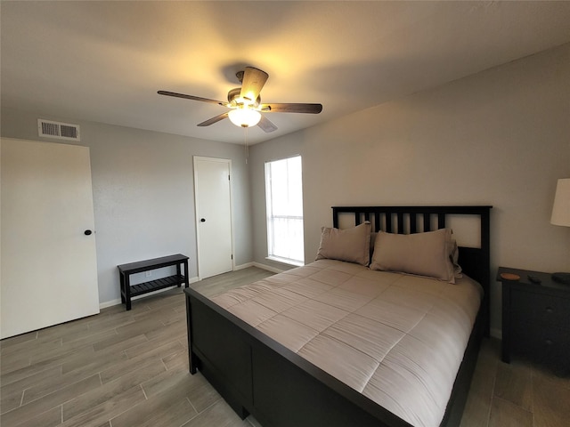 bedroom featuring ceiling fan