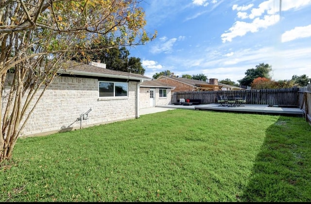 view of yard with a patio