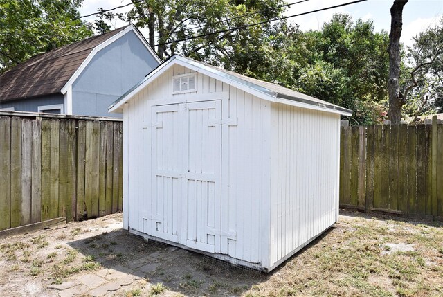 view of outdoor structure