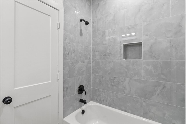 6350 Culberson St, Houston, TX 77021 - bathroom with tiled shower / bath combo