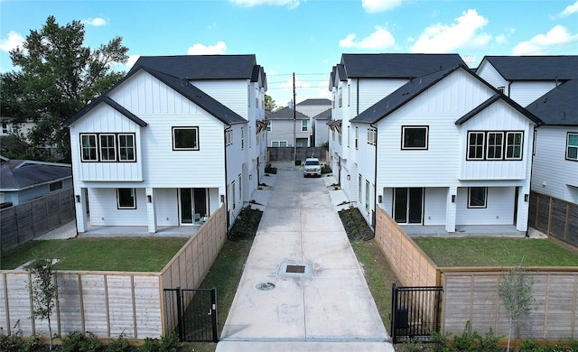 exterior space featuring a lawn