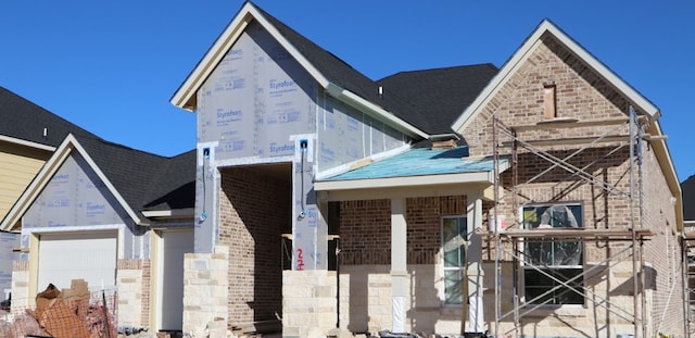 view of front of house featuring a garage