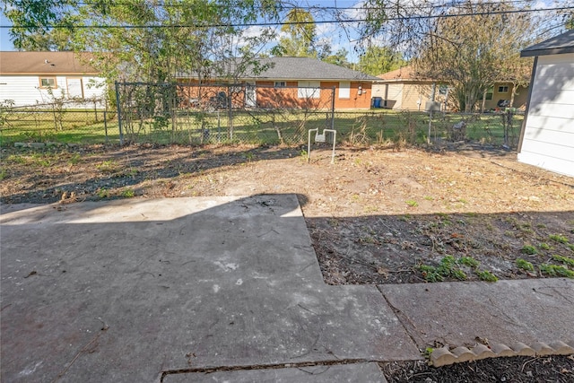 view of yard featuring a patio