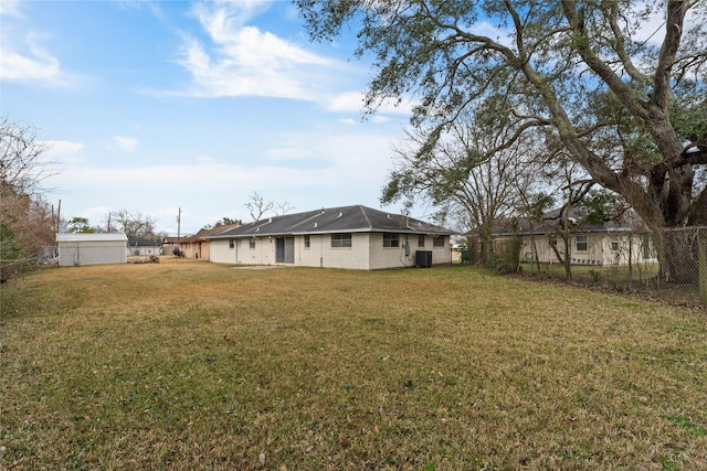 view of yard featuring central AC unit