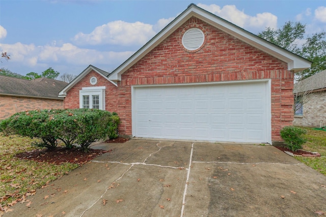 view of front property featuring a garage