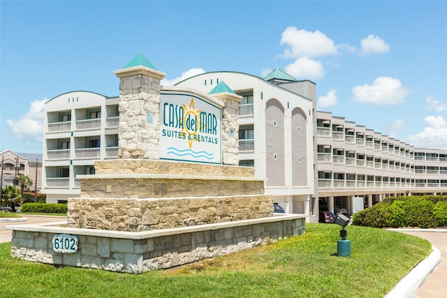 view of building exterior