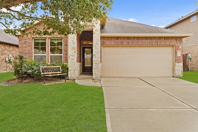 view of front facade featuring a garage and a front lawn