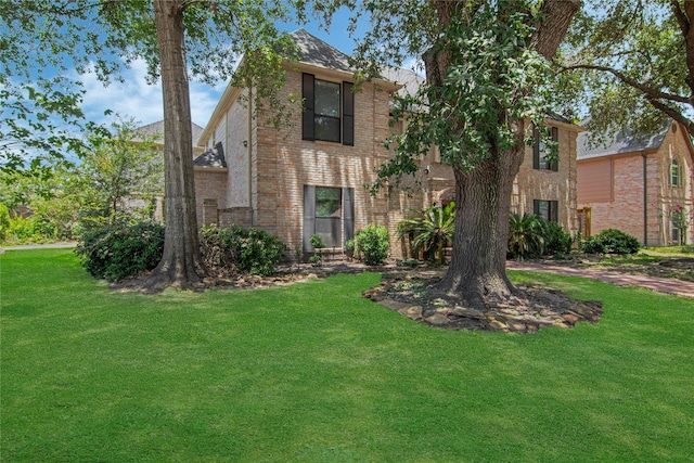 view of front of house featuring a front yard