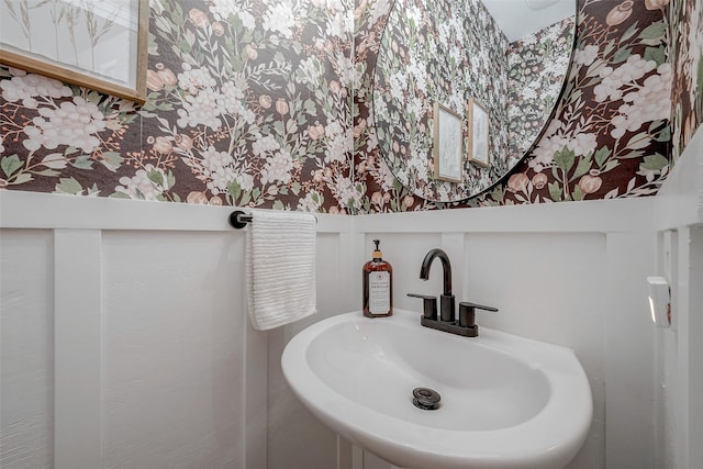 bathroom with sink