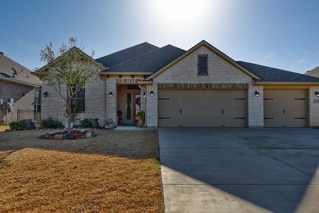 view of front facade featuring a garage