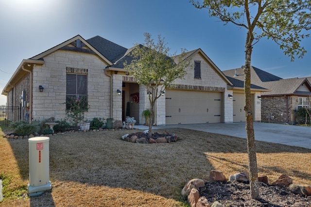 view of front facade with a garage