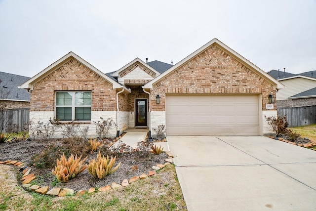 view of front facade featuring a garage