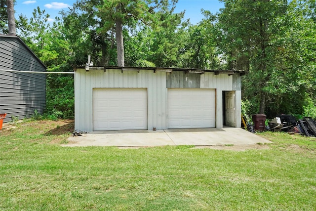 view of detached garage