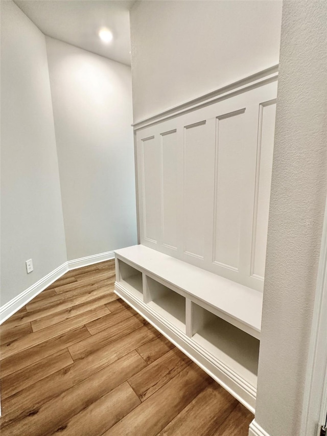 4318 Karam Lndg, Dickinson, TX 77539 - mudroom with wood finished floors and baseboards