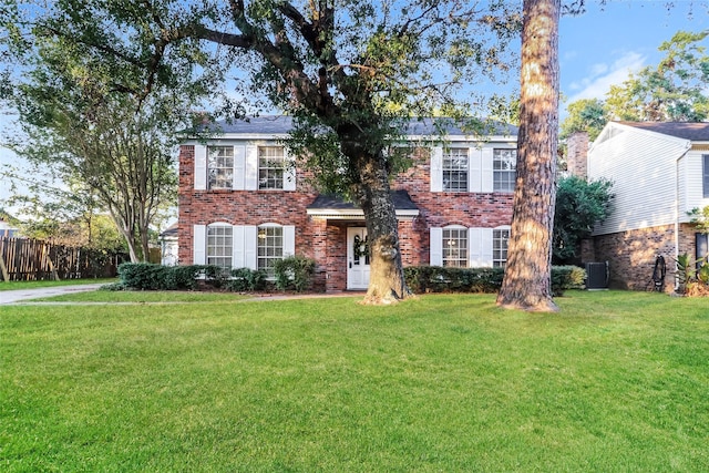 colonial house with a front yard