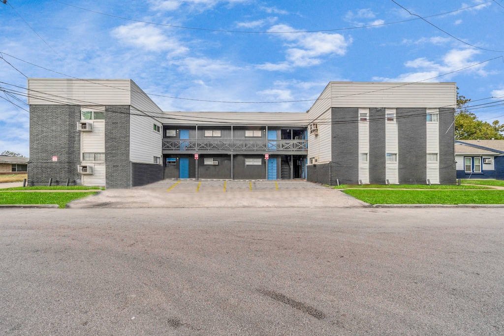 1500 Carroll Oliver Way, Houston, TX 77020 - view of building exterior