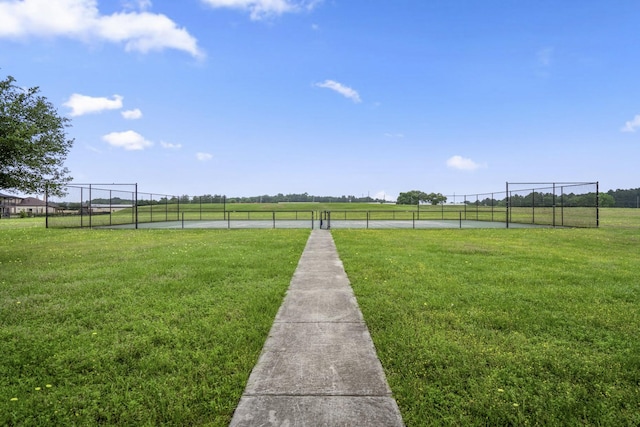 view of yard featuring a rural view