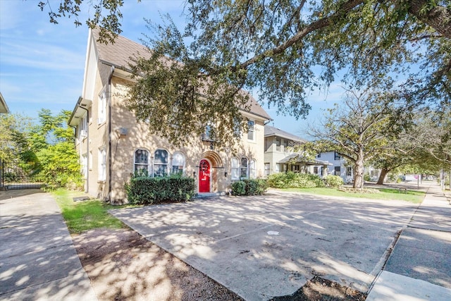 view of front of house