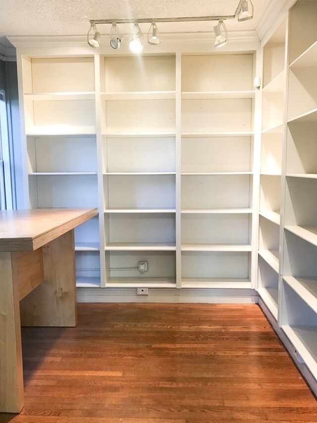 1632 W Alabama St, Houston, TX 77006 - view of pantry