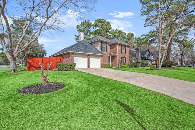 view of front of property featuring a front yard