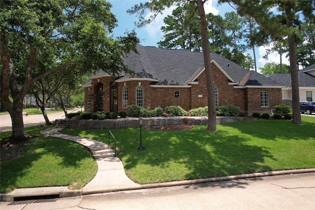 view of front of property with a front yard